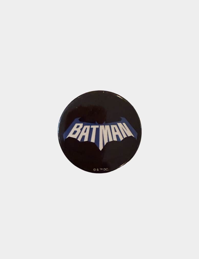 Batman-Tag 2026 Button – Batman-Logo Cover