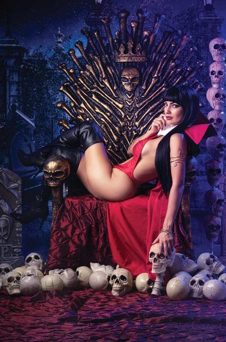 Cover für GIANT SIZED SAVAGE TALES (ONE SHOT) CVR H INC 1:10 IVY COSPLAY VAMPIRELLA VIRGIN VAR